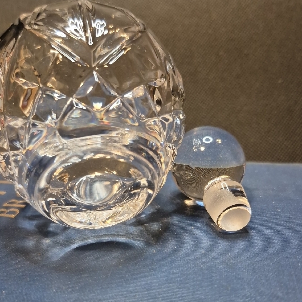 Elegant Vintage RCR Clear Crystal Perfume Bottle - Picture 3 of 6